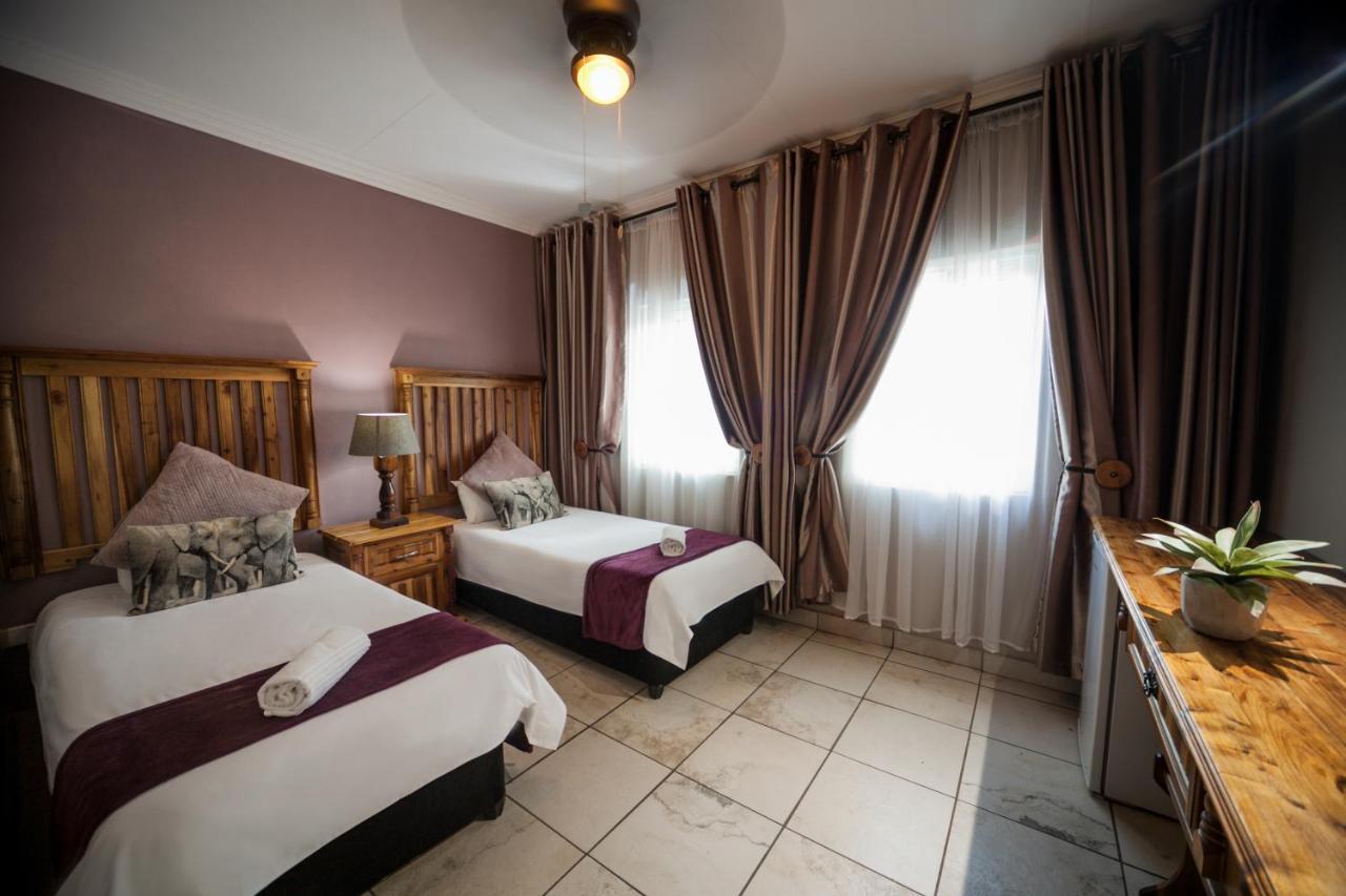 טזאנין Ivory Tusk Lodge מראה חיצוני תמונה