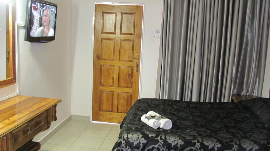 טזאנין Ivory Tusk Lodge מראה חיצוני תמונה