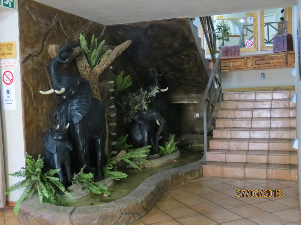 טזאנין Ivory Tusk Lodge מראה חיצוני תמונה