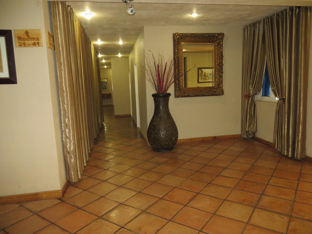 טזאנין Ivory Tusk Lodge מראה חיצוני תמונה