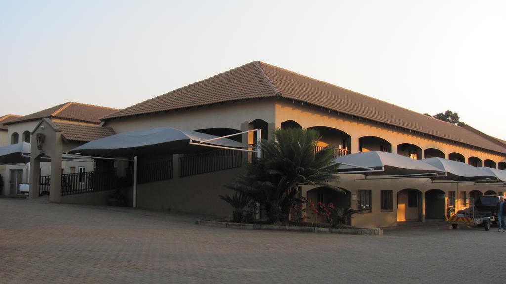 טזאנין Ivory Tusk Lodge מראה חיצוני תמונה
