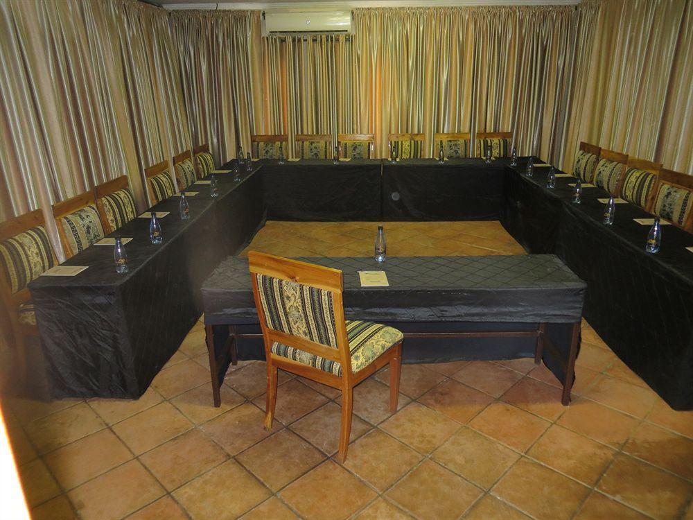 טזאנין Ivory Tusk Lodge מראה חיצוני תמונה