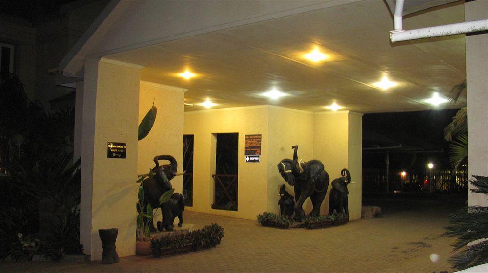 טזאנין Ivory Tusk Lodge מראה חיצוני תמונה