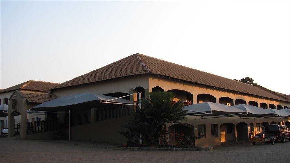 טזאנין Ivory Tusk Lodge מראה חיצוני תמונה