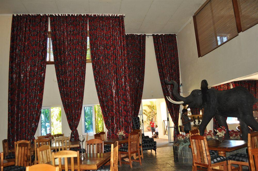 טזאנין Ivory Tusk Lodge מראה חיצוני תמונה